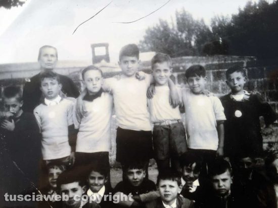 Anno 1960 circa - Gruppo di bambini