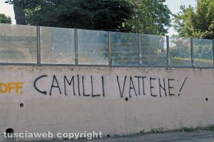 Viterbo - Scritta sul muro contro Piero Camilli