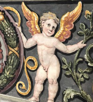 Viterbo - Gli studenti di Beni culturali hanno restaurato alcune decorazioni di sala Riario di palazzo Gallo