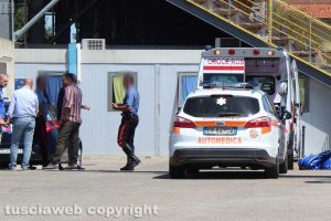 Viterbo - L'intervento di carabinieri e 118 allo stadio