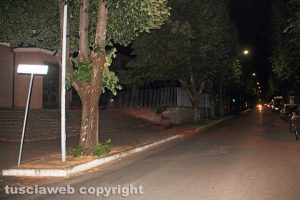 Viterbo - Il posto dove si è accasciato il ragazzo colpito