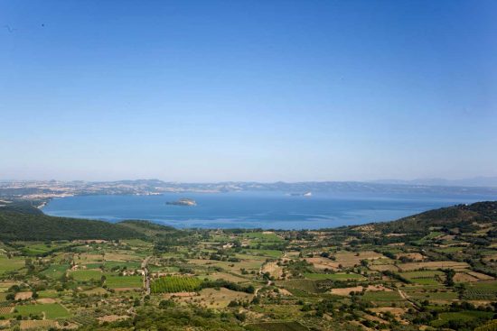 Vista del lago di Bolsena