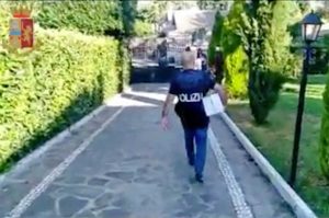 Polizia - Operazione Giù le mani