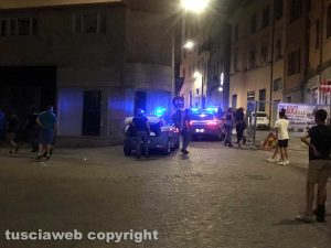 Viterbo - L'intervento della polizia in via della Sapienza 
