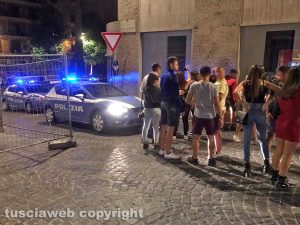 Viterbo - L'intervento della polizia in via della Sapienza 