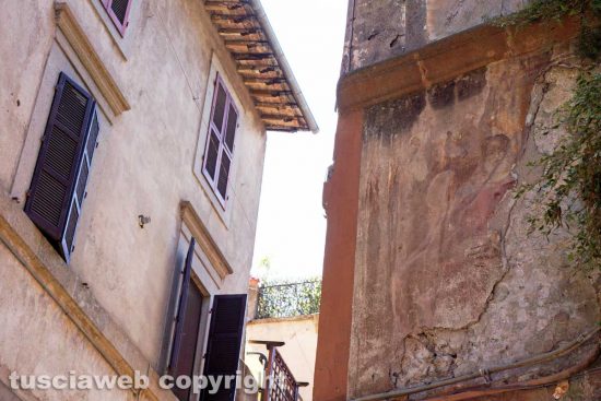 Viterbo - L'affresco distrutto in via Saffi