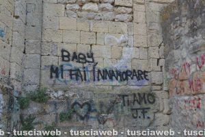 Scritte sulle mura della chiesa di San Giacomo