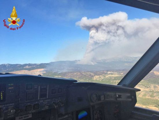 Grecia - I canadair italiana in azione