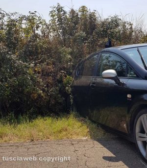 Tarquinia - Il punto dell'incidente in cui è rimasta coinvolta l'auto dei carabinieriTarquinia - Il punto dell'incidente in cui è rimasta coinvolta l'auto dei carabinieri