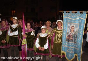 Viterbo - Il corteo di Santa Rosa nel quartiere di Santa Barbara