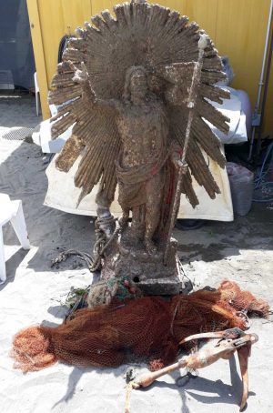 Il recupero della statua del Cristo risorto