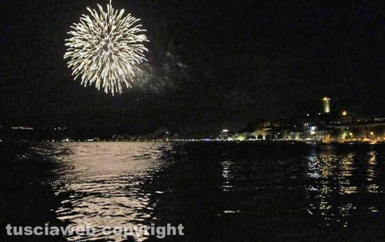 I fuochi d'artificio di Marta sul lago di Bolsena