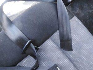 Viterbo - La cintura di sicurezza tagliata dalla polizia