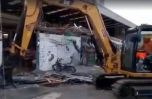 Bologna - Lo sgombero del centro sociale Xm24