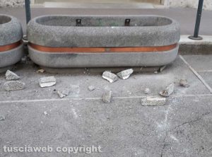 Montefiascone – Cadono pezzi di cornicione