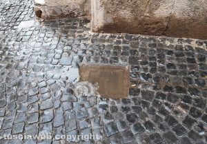 Viterbo - Tombino otturato a via San Pietro