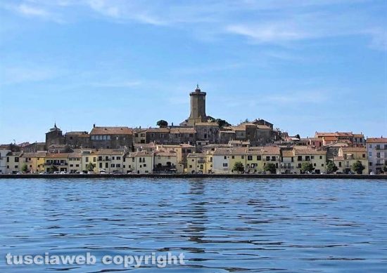 Lago di Bolsena - Vista su Marta - Foto di Luca Viviani