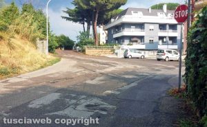 Viterbo - Strada dissestata a via del Crocifisso