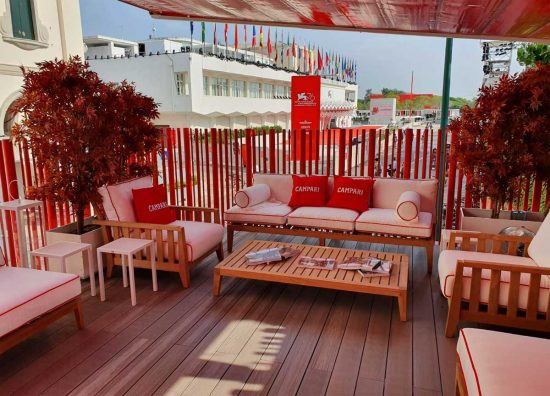 Lounge Campari alla Mostra del cinema a Venezia allestito da Unopiù