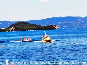 Capodimonte - Gommone in difficoltà nel lago di Bolsena
