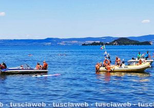 Capodimonte - Gommone in difficoltà nel lago di Bolsena