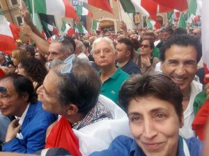 Roma - Candida Pittoritto (Civiltà Italiana) alla manifestazione contro il Conte 2 fuori da Montecitorio