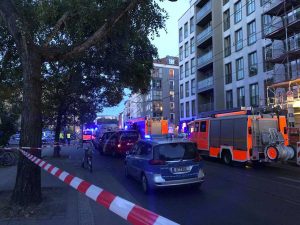 Berlino - Porsche piomba sul marciapiede e uccide tre adulti e un neonato