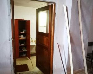 I danni alla chiesa di Vignanello dopo la profanazione