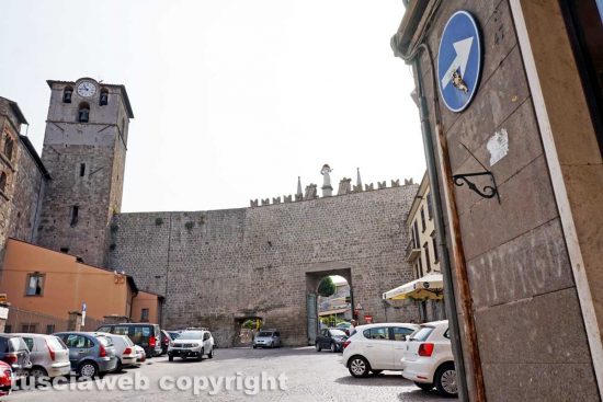 Viterbo - La scritta "Amburgo" in via Garibaldi