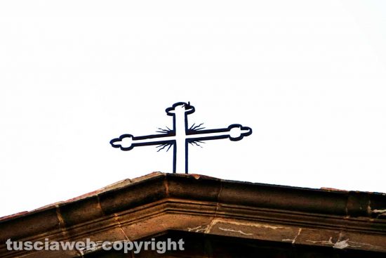 Viterbo - La croce del duomo