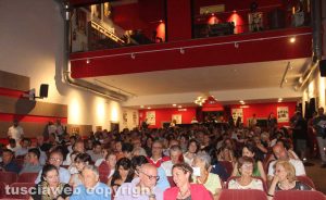 Viterbo - Vittorio Sgarbi racconta Leonardo da Vinci al teatro Caffeina