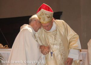 Viterbo - don Elio e il vescovo Lino Fumagalli