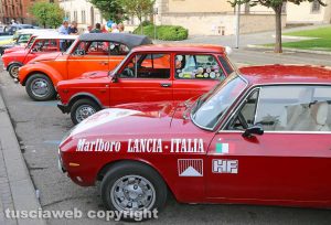 Viterbo - Raduno di auto e moto d'epoca a piazza della Rocca