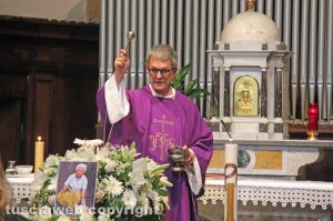 Viterbo - I funerali di Pasqualina Cianchella
