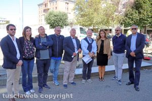 Viterbo - FdI - Piantati 4 alberi