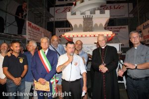 Minimacchina di santa Rosa - Spirale di fede sfila per le vie del Pilastro