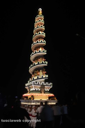 Minimacchina di santa Rosa - Spirale di fede sfila per le vie del Pilastro
