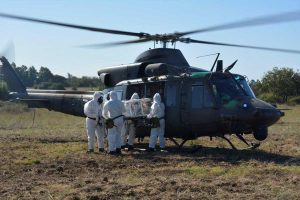 Santa Marinella - Medevac in alto biocontenimento con aeromobile Aves