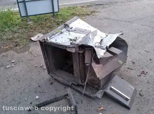 Montefiascone - Auto contro stufa, un ferito