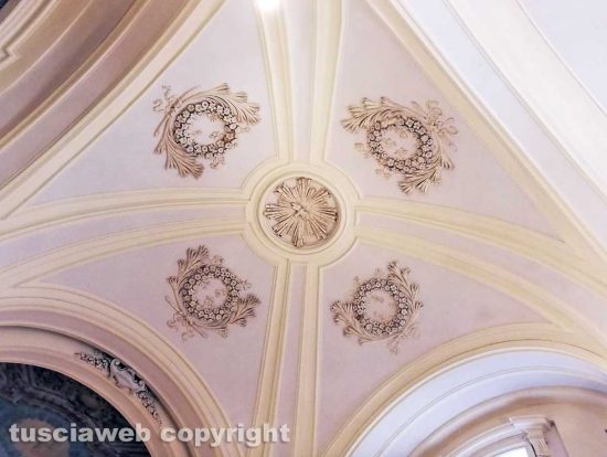 Viterbo - Il punto da dove è caduto lo stucco
