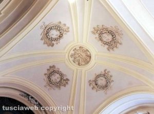 Sant'Angelo in Spatha - Il soffitto dal quale è caduto lo stucco