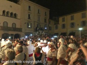 Santa Rosa - La sosta a piazza delle Erbe