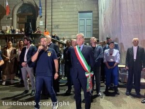 Santa Rosa - La minimacchina del centro storico Luce di Rosa incanta i viterbesi