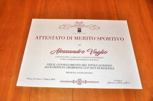 Viterbo - Il sindaco Arena consegna l'attestato di merito sportivo ad Alessandro Vaglio