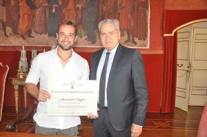 Viterbo - Il sindaco Arena consegna l'attestato di merito sportivo ad Alessandro Vaglio