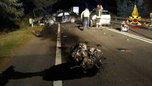Grosseto - Scontro tra quattro auto e un tir, un morto e due feriti