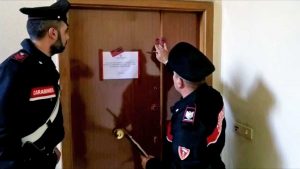 Civitavecchia - Uccide a pugni un'anziana - I carabinieri sul luogo dell'omicidio