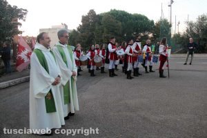 Viterbo - La processione per la donazione della statua di Santa Rosa al quartiere Pilastro