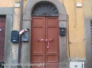 Viterbo - San Faustino - Via Lucchi - L'appartamento andato a fuoco da cui si è gettata la donna