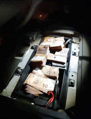 Civitavecchia - I contanti scoperti in una macchina